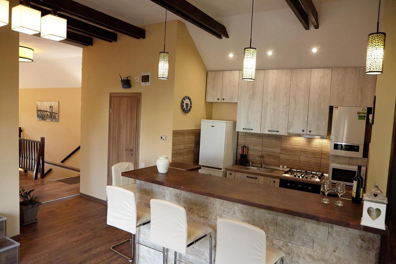 Apartament Rozelor Braşov Buitenkant foto