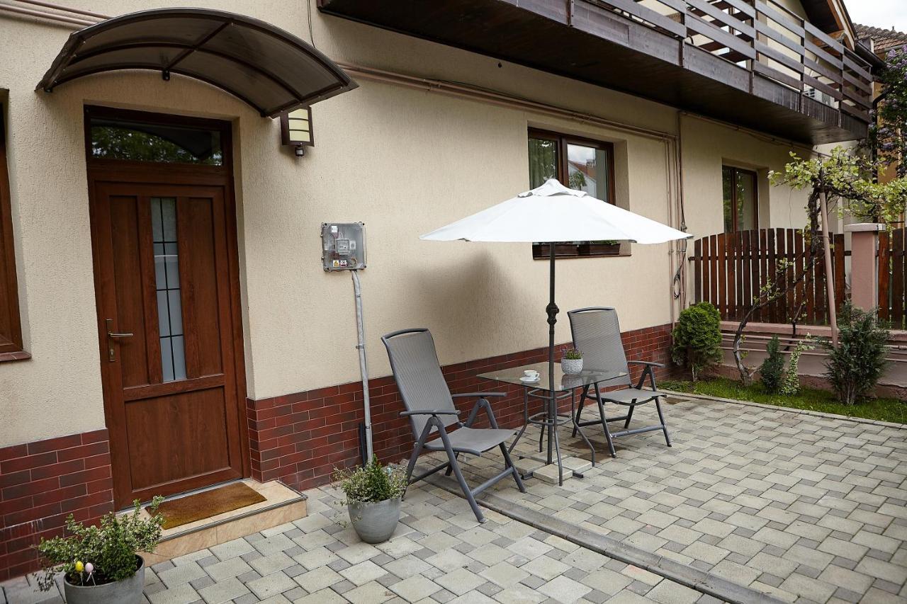Apartament Rozelor Braşov Buitenkant foto