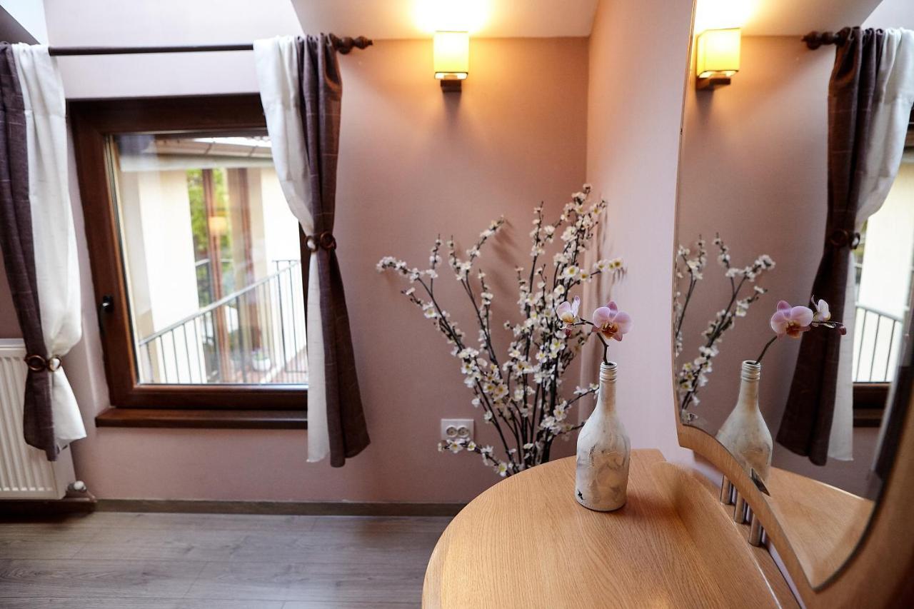 Apartament Rozelor Braşov Buitenkant foto