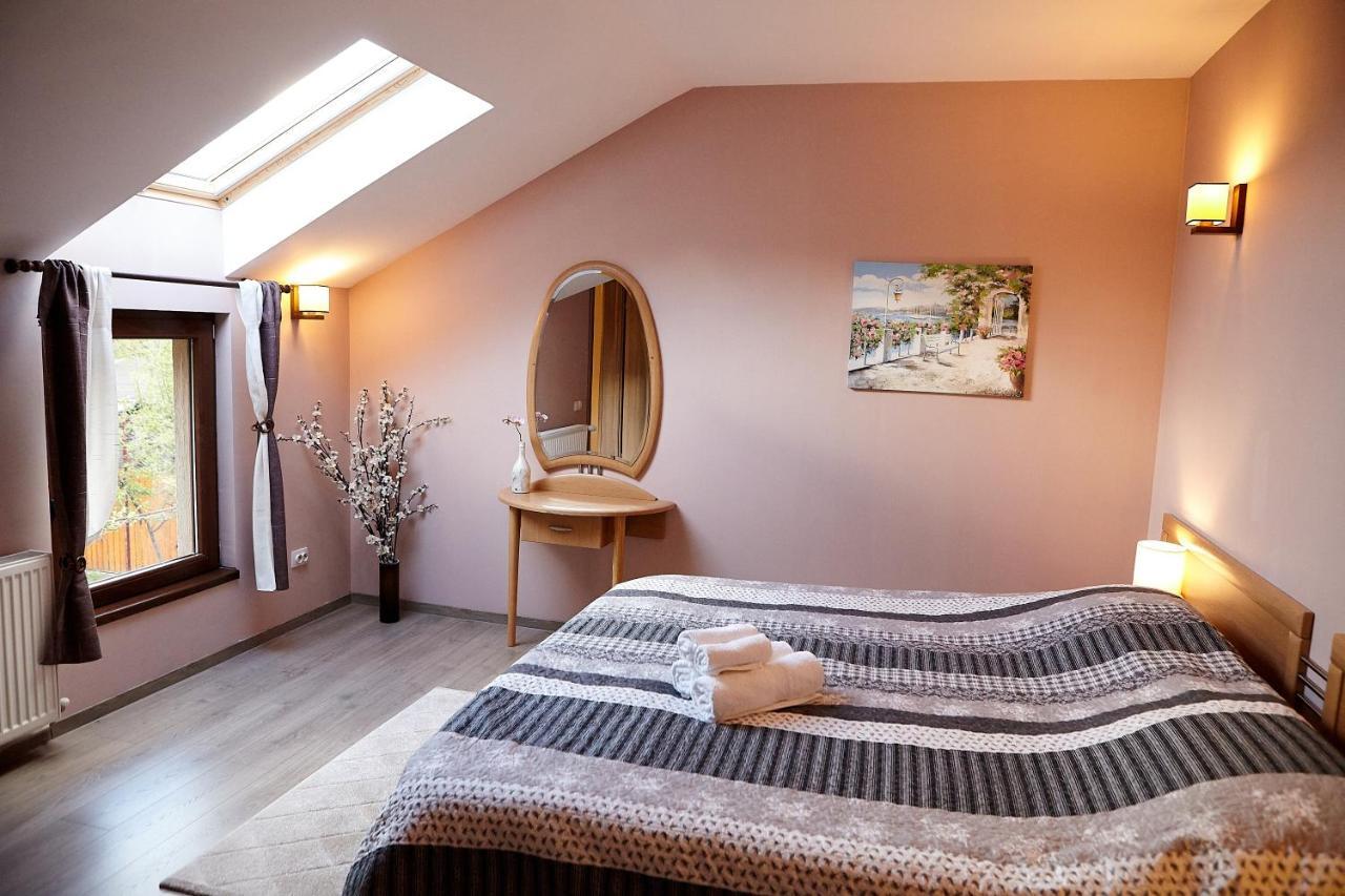 Apartament Rozelor Braşov Buitenkant foto