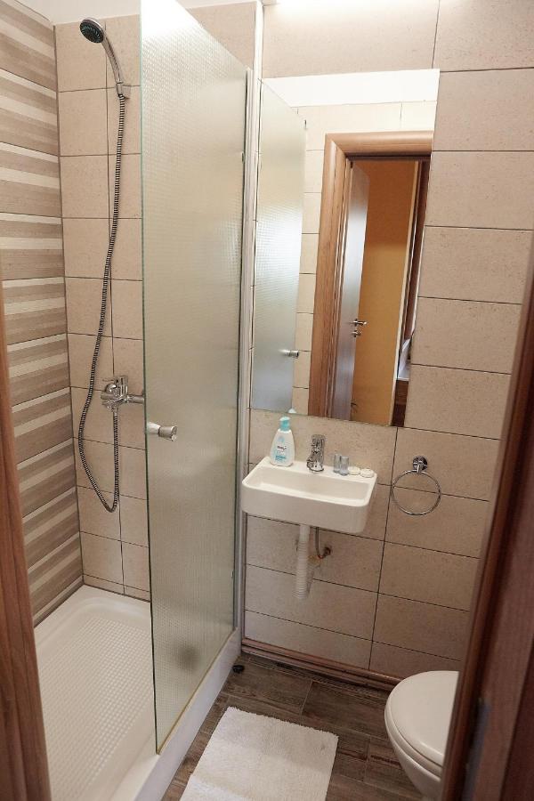 Apartament Rozelor Braşov Buitenkant foto