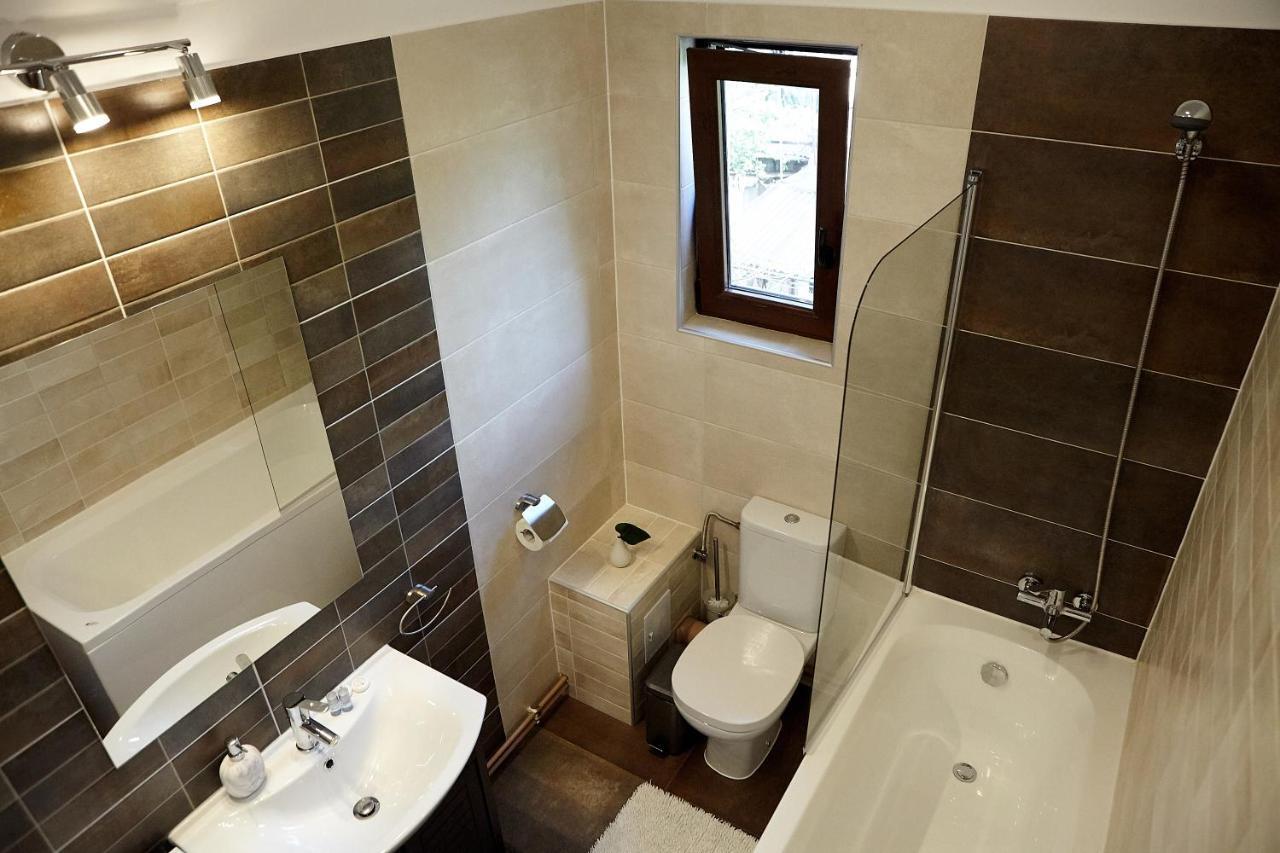 Apartament Rozelor Braşov Buitenkant foto